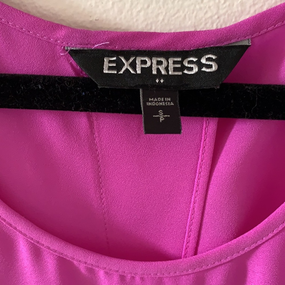 Express Open Back Tank Top - Picture 3 of 8